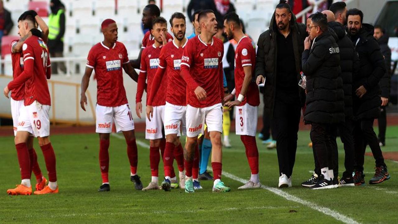 Sivasspor, İstanbulspor karşısında zor da olsa kazandı!