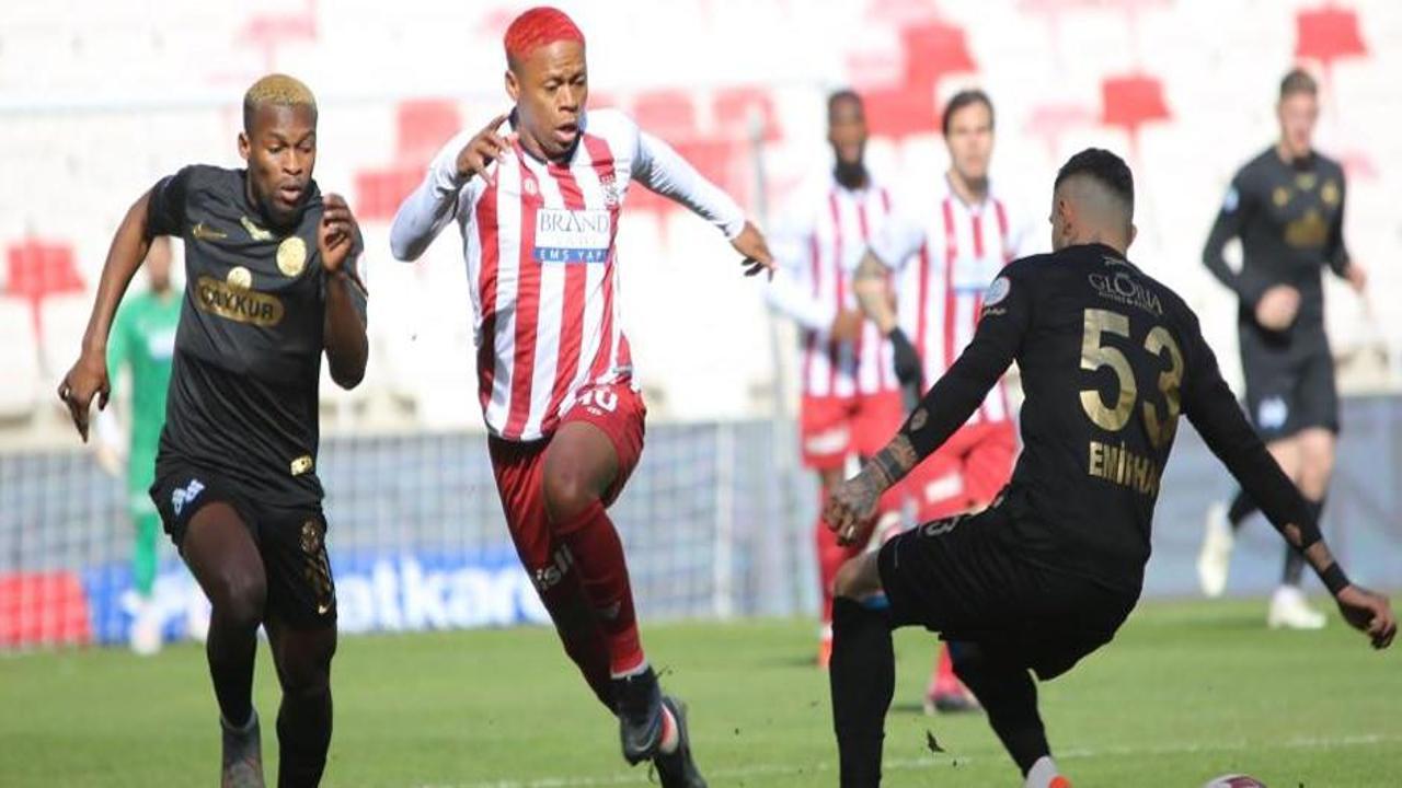 Sivasspor, Rizespor engelini Manaj'la aştı