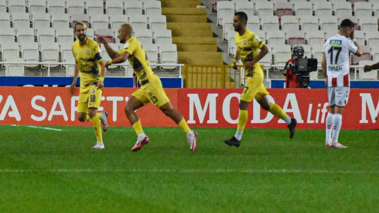 Sivasspor'u deviren Eyüpspor, Süper Lig'de zirveye yerleşti