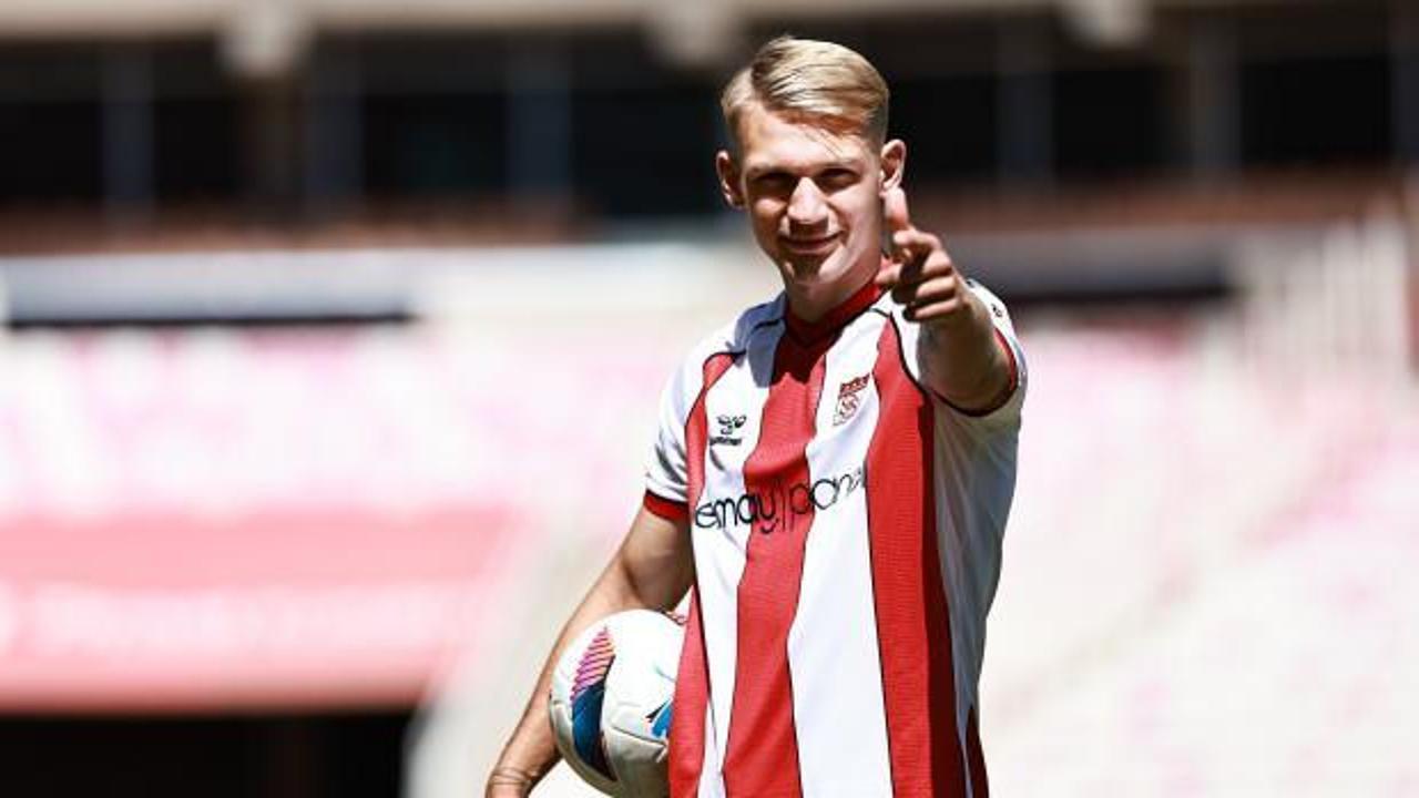 Sivasspor'un yıldızından Yusuf Dikeç pozu için yanıt