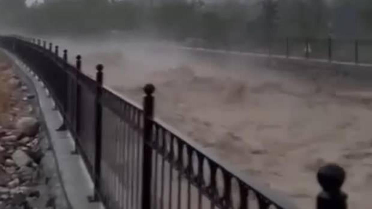Sivas'ta sağanak sele neden oldu! Evleri su bastı