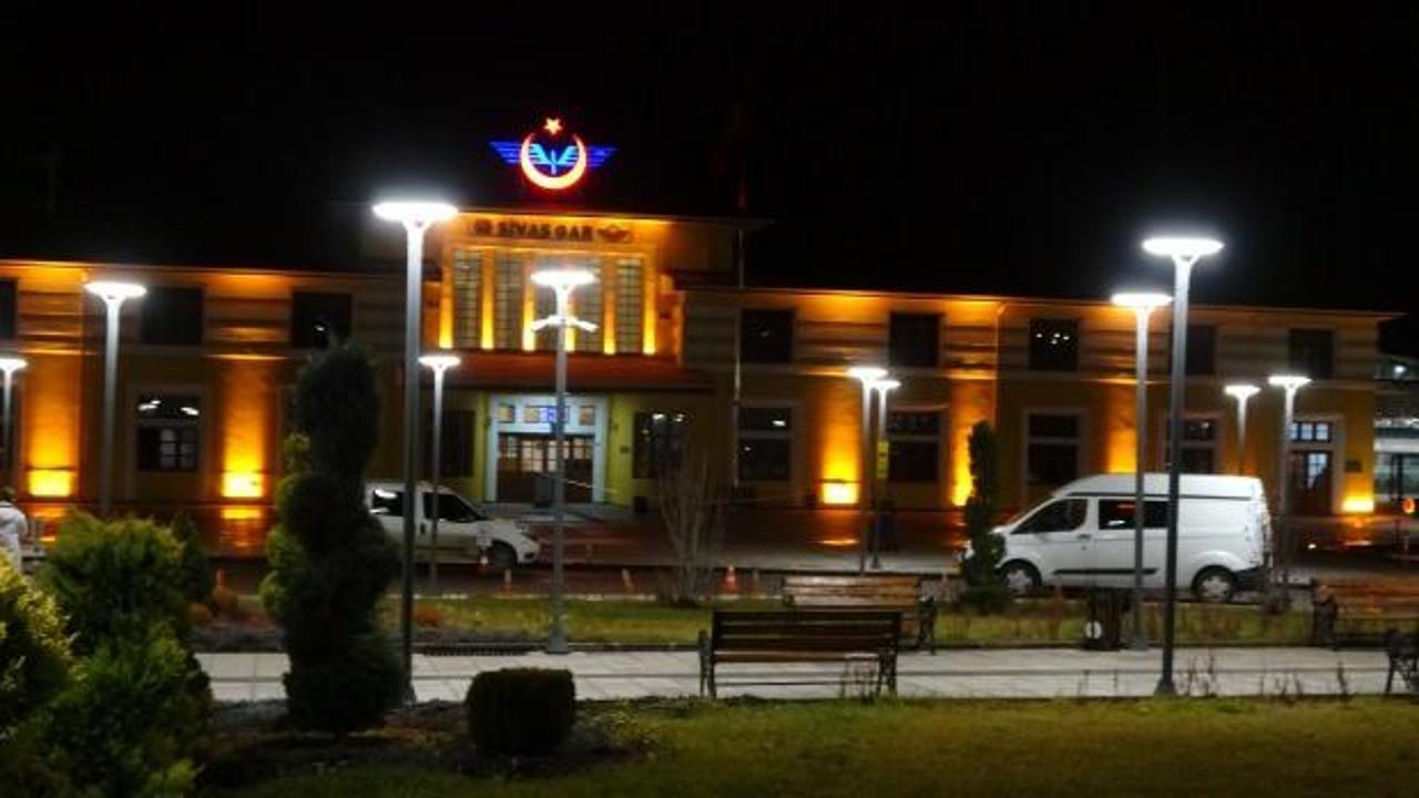 Sivas'ta tren garı önünde bomba paniği