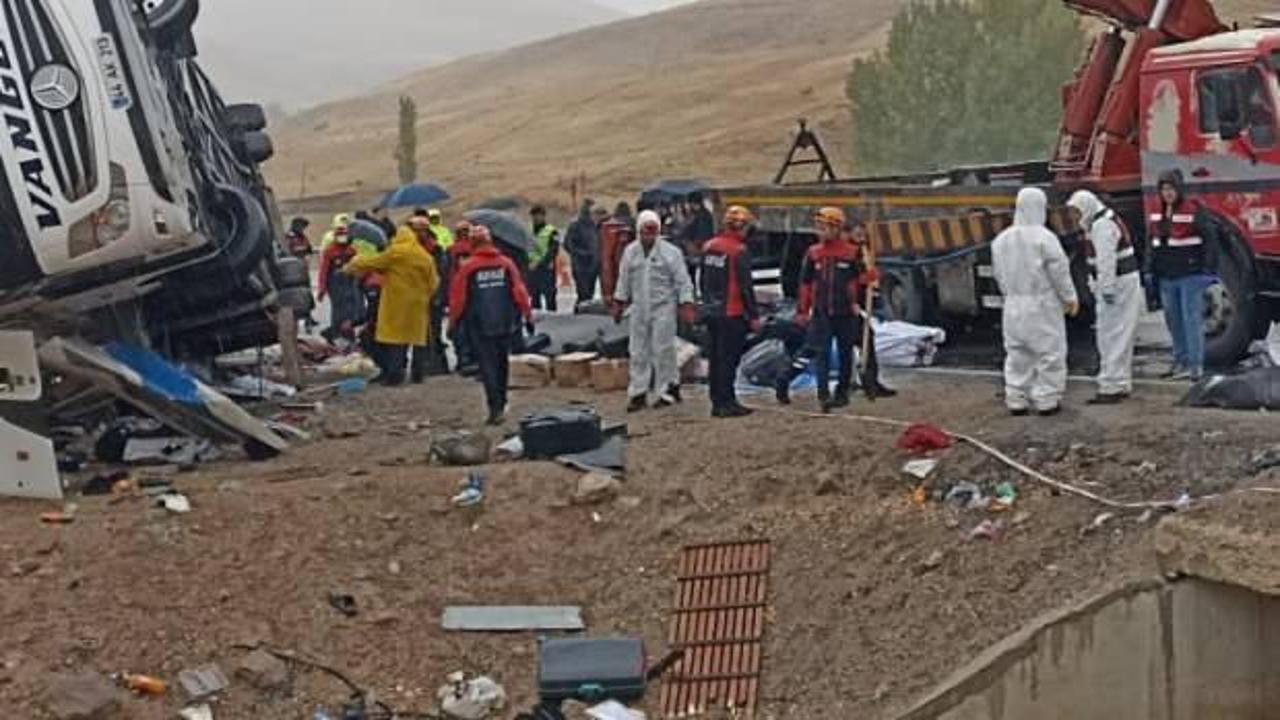 Sivas'taki kazada ölen 7 yolcunun kimlikleri belli oldu