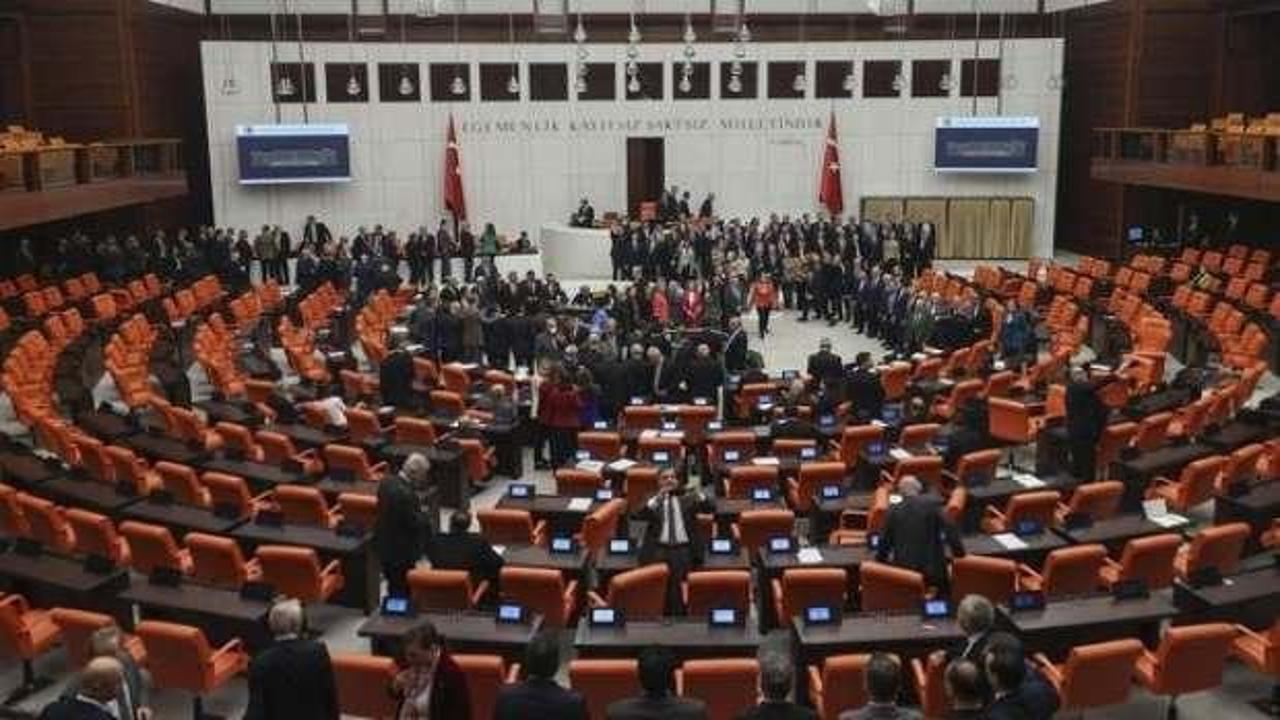 Siyasi partilerin bayramlaşma programı belli oldu