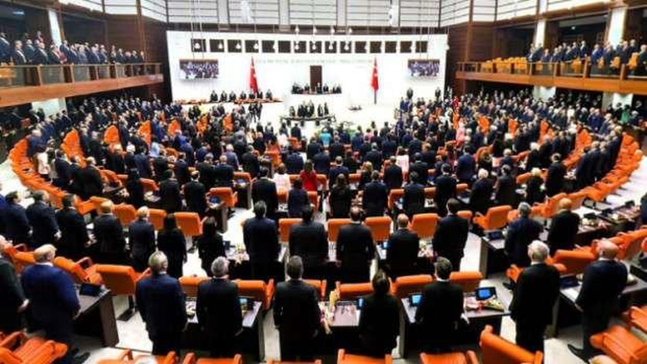 Son dakika: AK Parti'den 'casusluk' düzenlemesi iddialarına cevap!