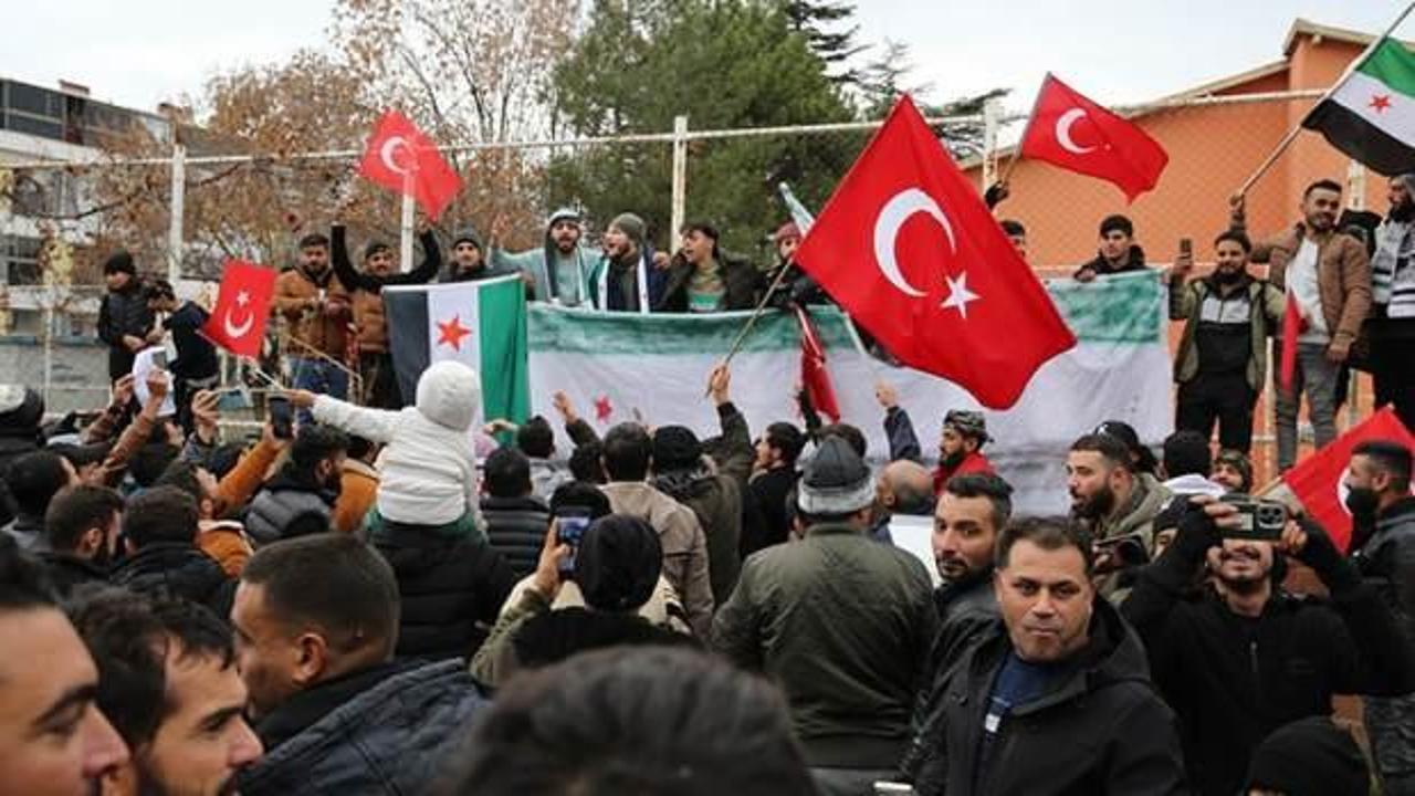 Son dakika: Esed devrildi, kaç Suriyeli ülkesine döndü? Bakan Yerlikaya açıkladı...