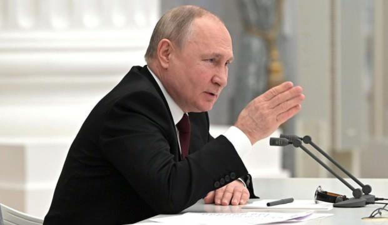 Son dakika: Putin'in Donetsk ve Luhansk kararına ilk destek