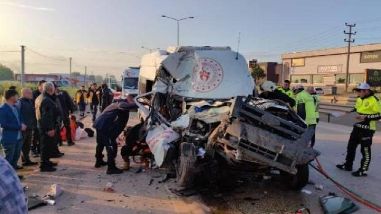 Sporcuları yaşıyordu, feci kaza: 16 yaralı!