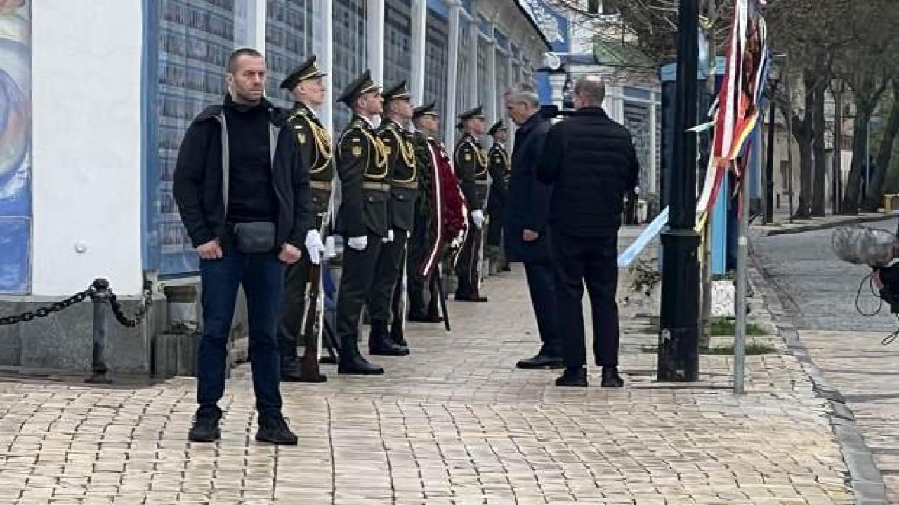 Stoltenberg'den Kiev'e sürpriz ziyaret