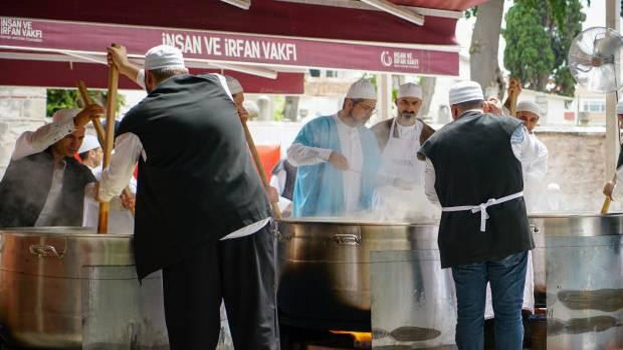Sünbül Efendi Tekkesi'nde İstanbul'un ilk aşûresi kaynadı