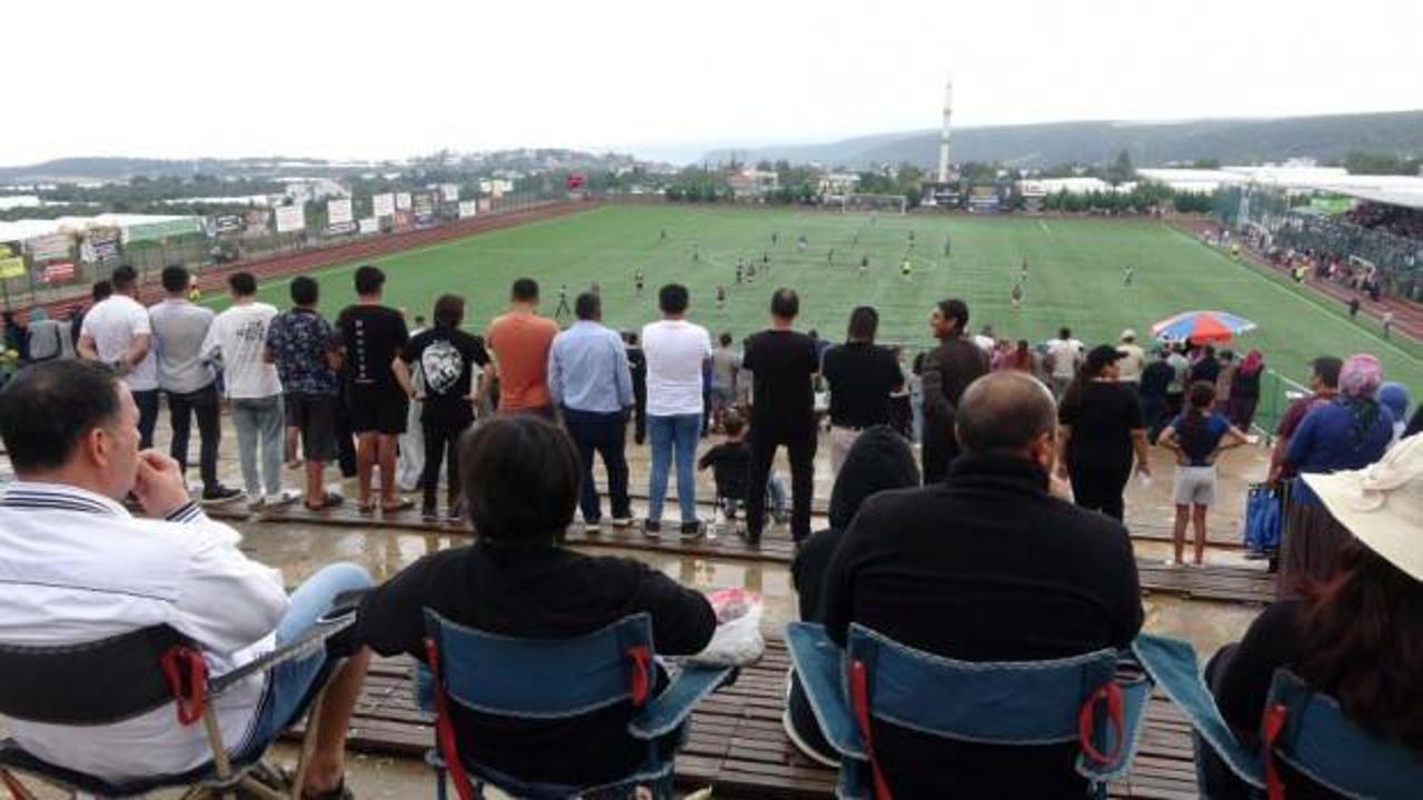 Süper Lig maçı değil, mahalle maçı: 15 bin kişi izledi