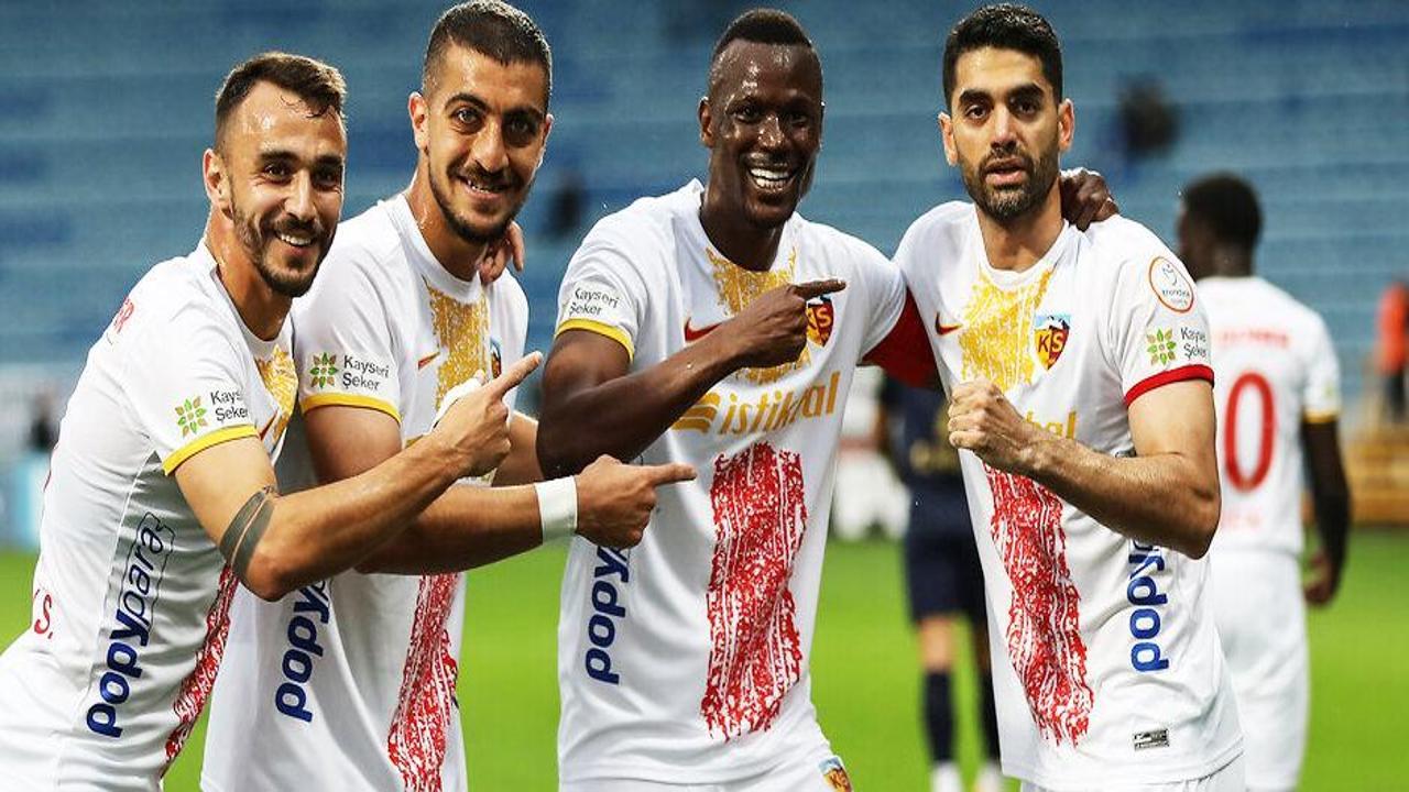 Süper Lig'de çılgın maç! Kasımpaşa-Kayserispor maçı nefes kesti