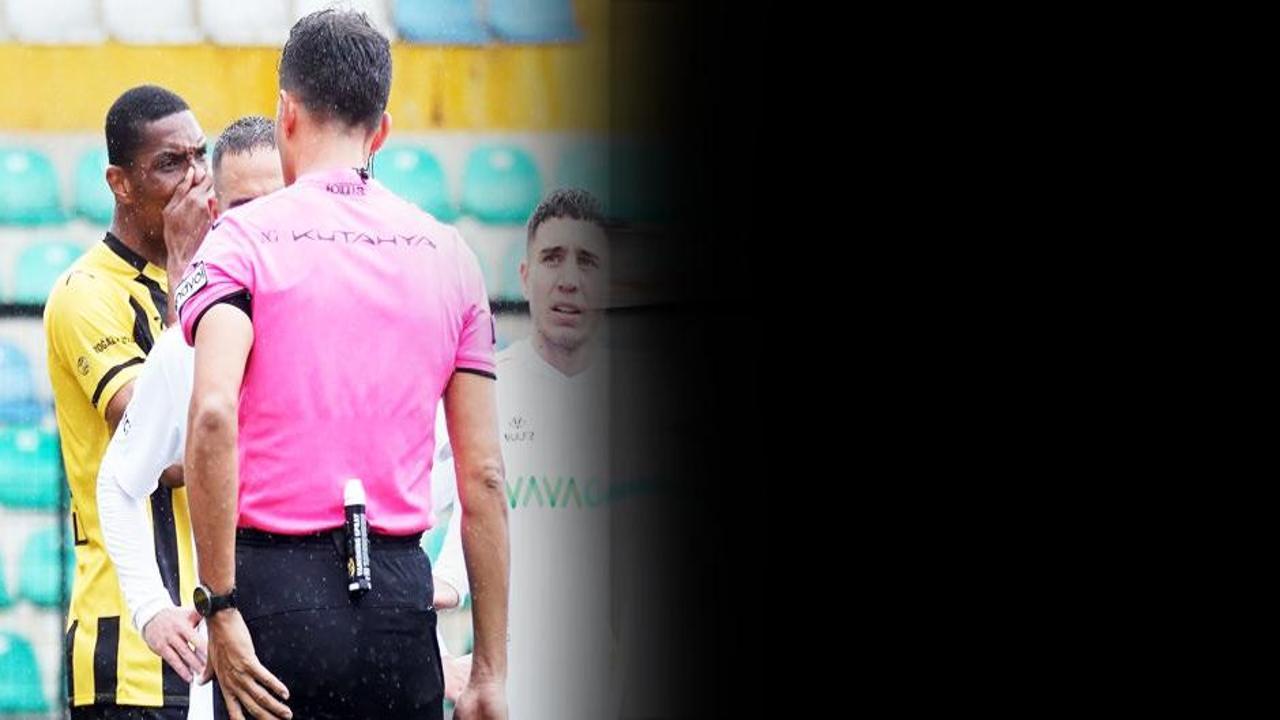 Süper Lig'de görülmemiş anlar: Hakemin kararını beğenmeyince...
