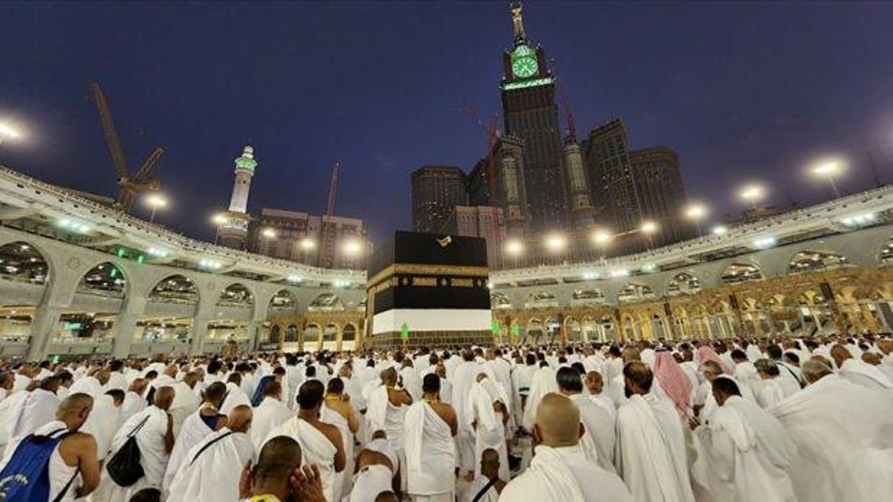 Suudi Arabistan umre sezonunun başladığını duyurdu