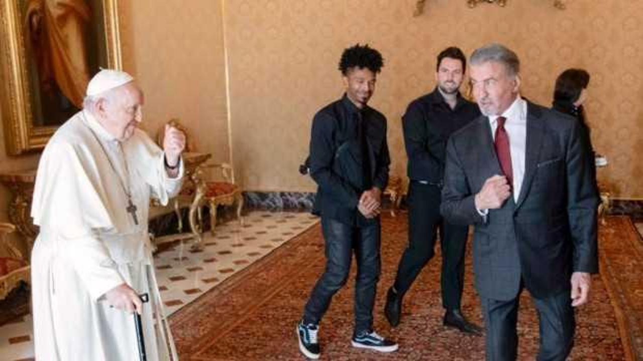 Sylvester Stallone'den Katoliklerin Papa'sına: Boksa var mısınız?