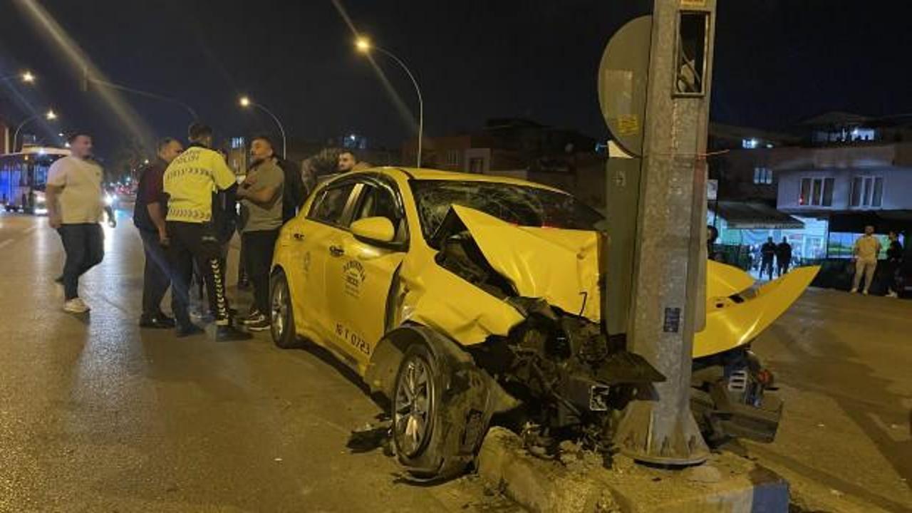 Taksi ile motosiklet çarpıştı: Çok sayıda yaralı var