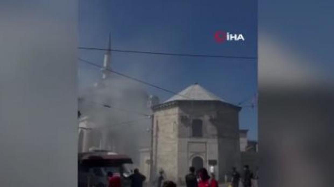 Taksim Meydanı'nda korkutan yangın!