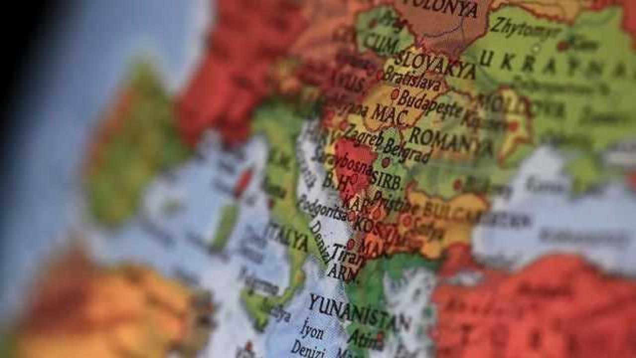 Tansiyon yükseldi! Sırbistan-Kosova arasında 'araç plakası' krizi