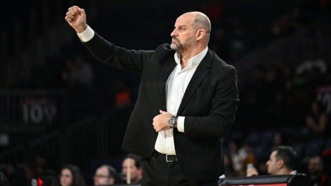 Taraftarla tartışmıştı! Galatasaray'ın hocasından istifa açıklaması