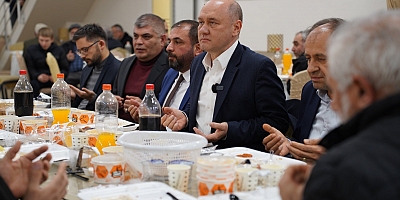 Tarık Balyalı Pendikliler ile iç içe Ramazan programını sürdürüyor