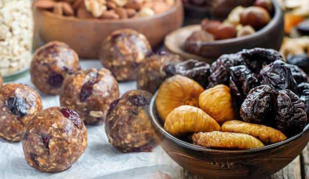 Tatlı ihtiyacını karşılayan sağlıklı atıştırmalıklar nelerdir? Çayın yanında şeker ilavesiz tatlılar...
