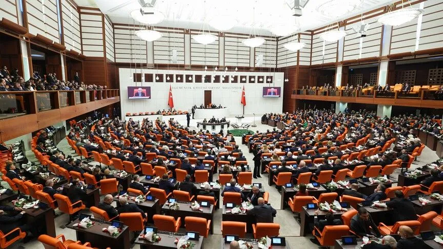 TBMM'de sandalye dağılımı değişti