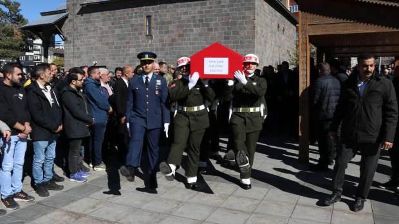 Tedavi gördüğü hastanede vefat eden Üsteğmen Fatih Çelik'e veda