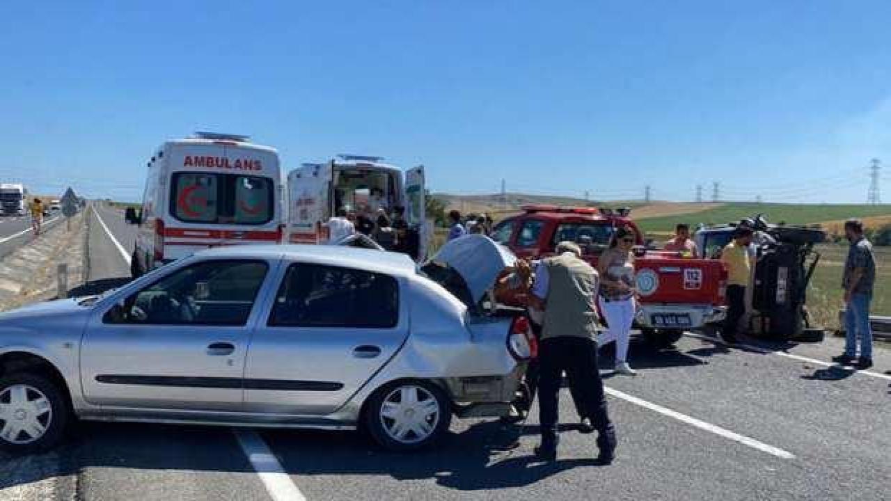 Tekirdağ'da hafif ticari araç ile otomobil çarpıştı: 5 yaralı