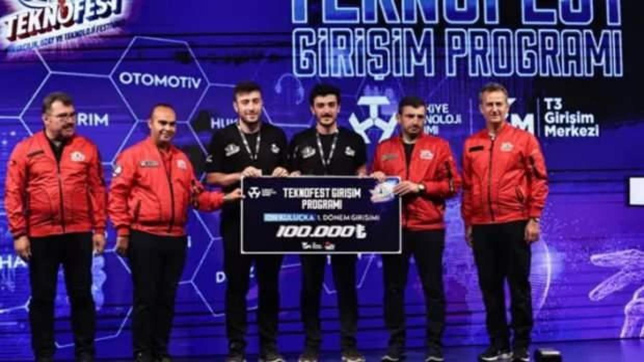 Teknofest’te Türkiye’nin ilk büyük ölçekli teslimat robotuna 100 bin TL'lik hibe desteği