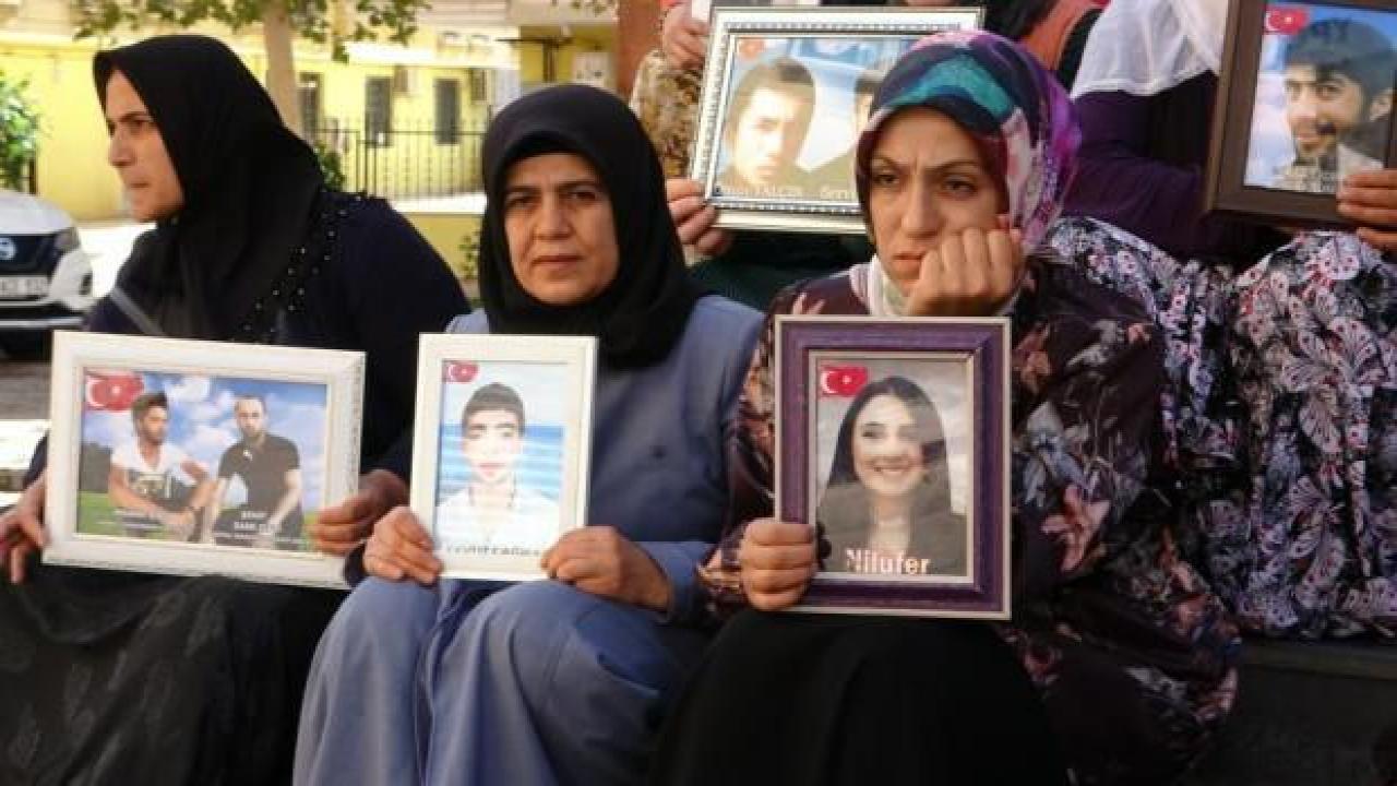 Terör örgütü PKK mağduru ailelerin evlat nöbeti bin 125'inci gününde
