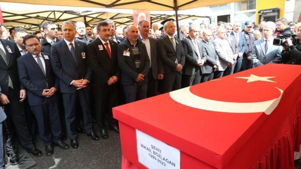 Teröristlerin katlettiği şehit Mikail Bozlağan'ın cenazesi Kayseri'de toprağa verildi