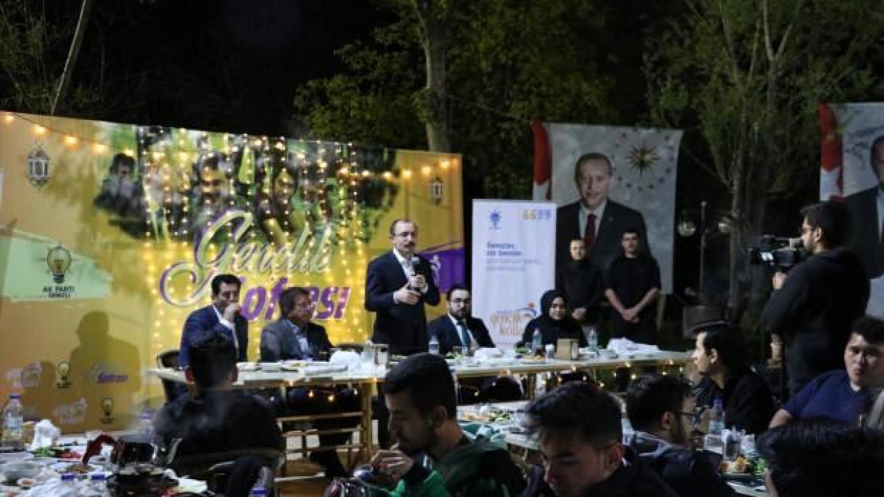 Ticaret Bakanı Muş, Denizli'de gençlerle sahurda bir araya geldi