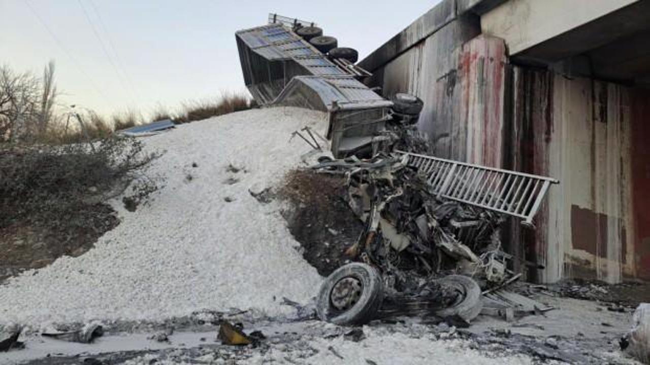 TIR; otomobil, kamyonet tırı biçti!