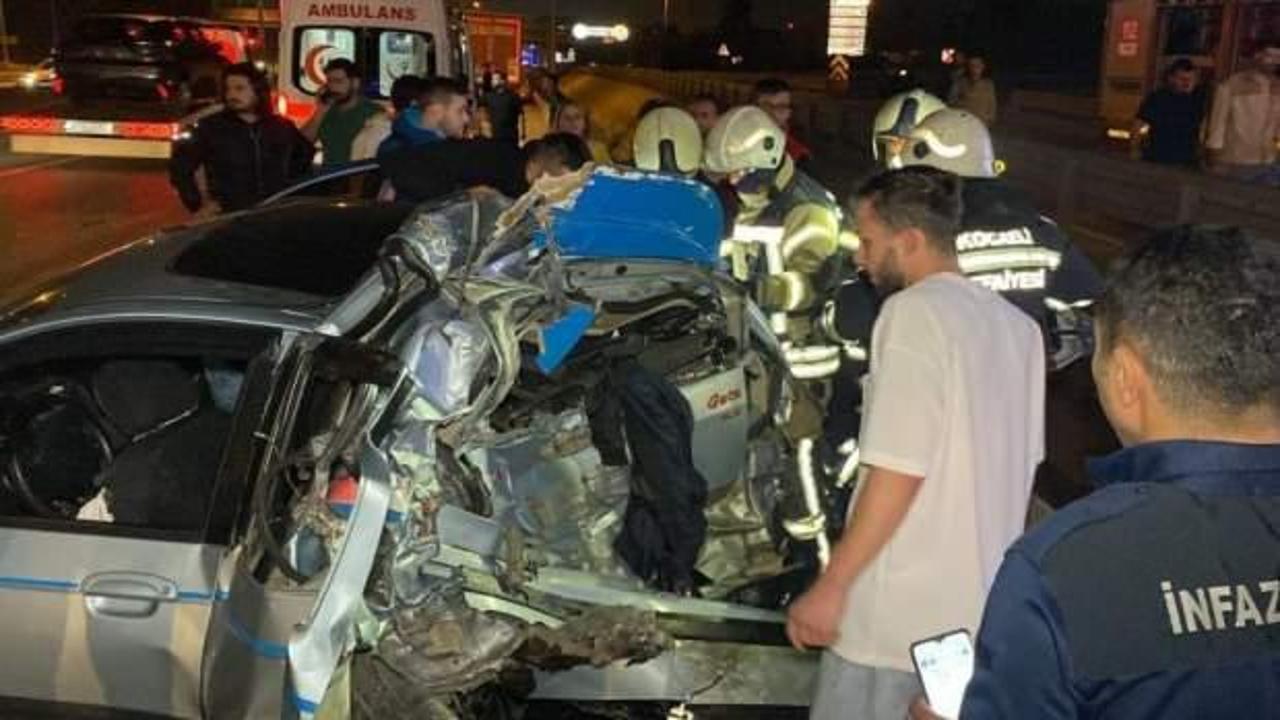 Tırın çarptığı otomobil kağıt gibi ezildi: 1'i çocuk 5 yaralı