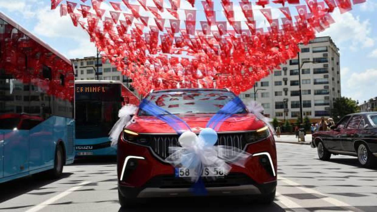 Togg, depremzede kardeşlerin sünnet arabası oldu