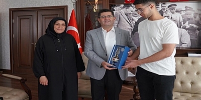 TOGG’LA SINAVA GİTTİ, İLK 30 BİNE GİRİP %100 BURS KAZANDI