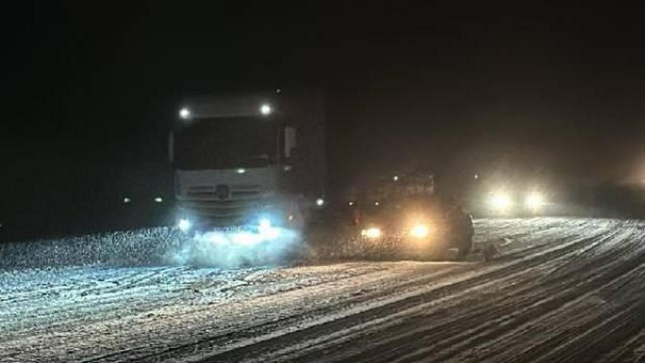 Tokat- Sivas karayolunda ulaşıma 'kar' engeli