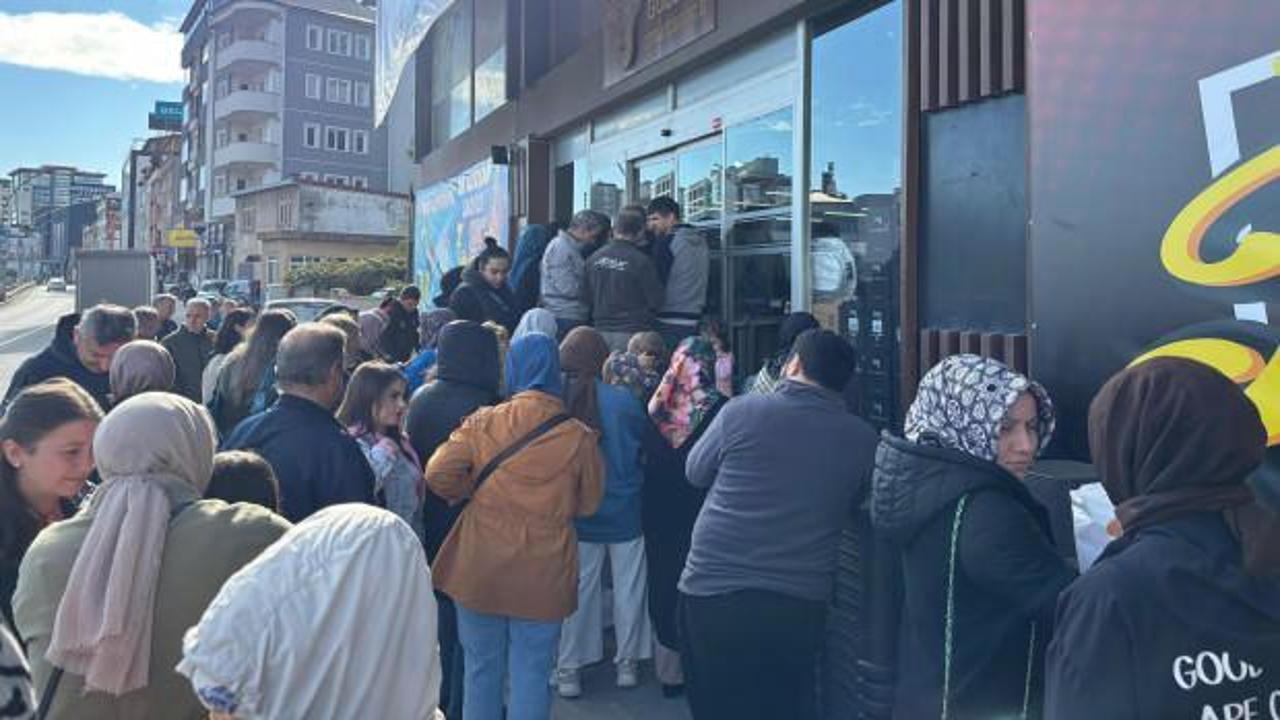 Trabzon'da indirim izdihamı yaşandı: Vatandaşlar zor anlar yaşadı