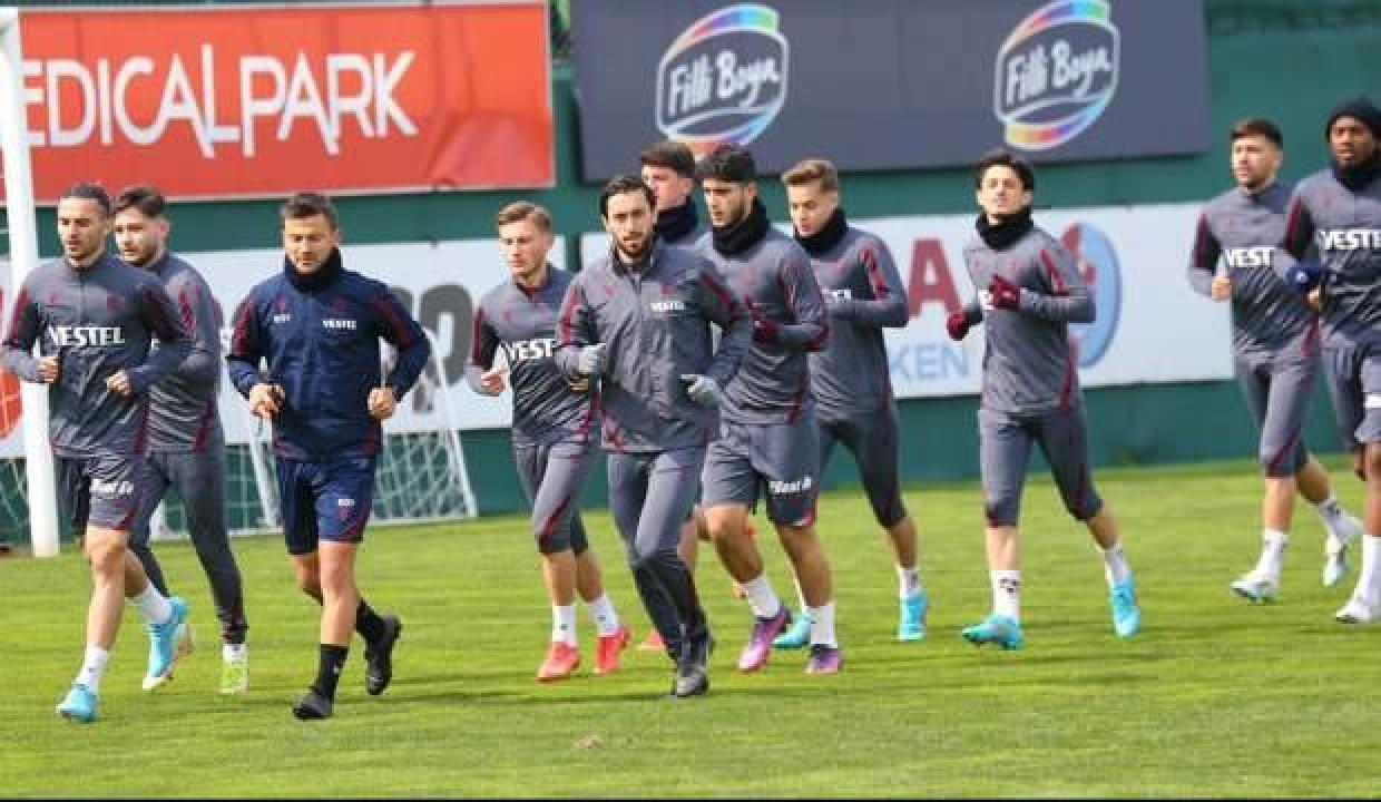 Trabzonspor 3 eksikle çalıştı
