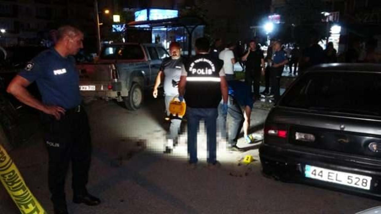 Trafikte dehşete düşüren olay: Baba-oğula kurşun yağdırdılar