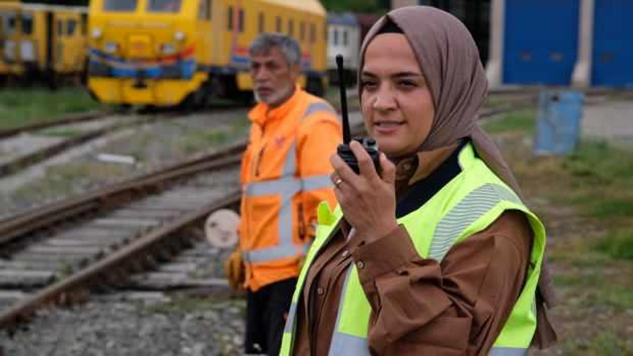 Tren raylarının güvenliği ondan sorulur: Demir yollarının çavuşu Banu Demirci