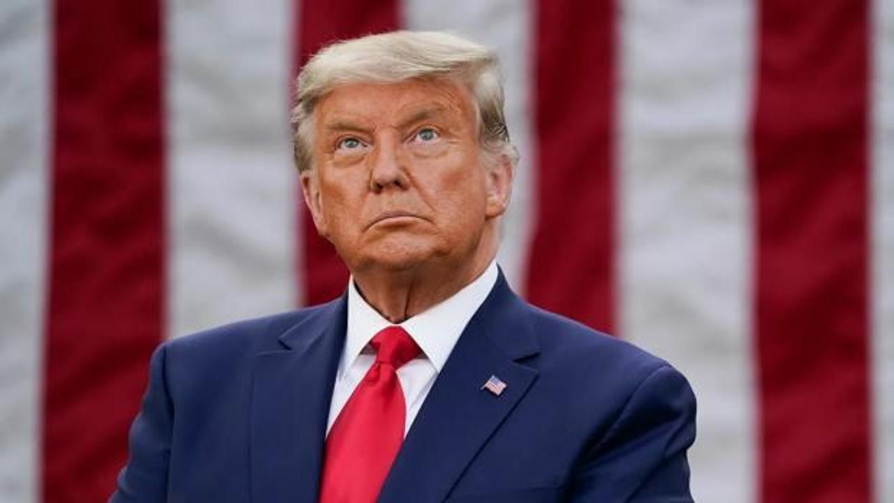Trump, sosyal medyada saat satışına başladı: Fiyatı dudak uçuklattı