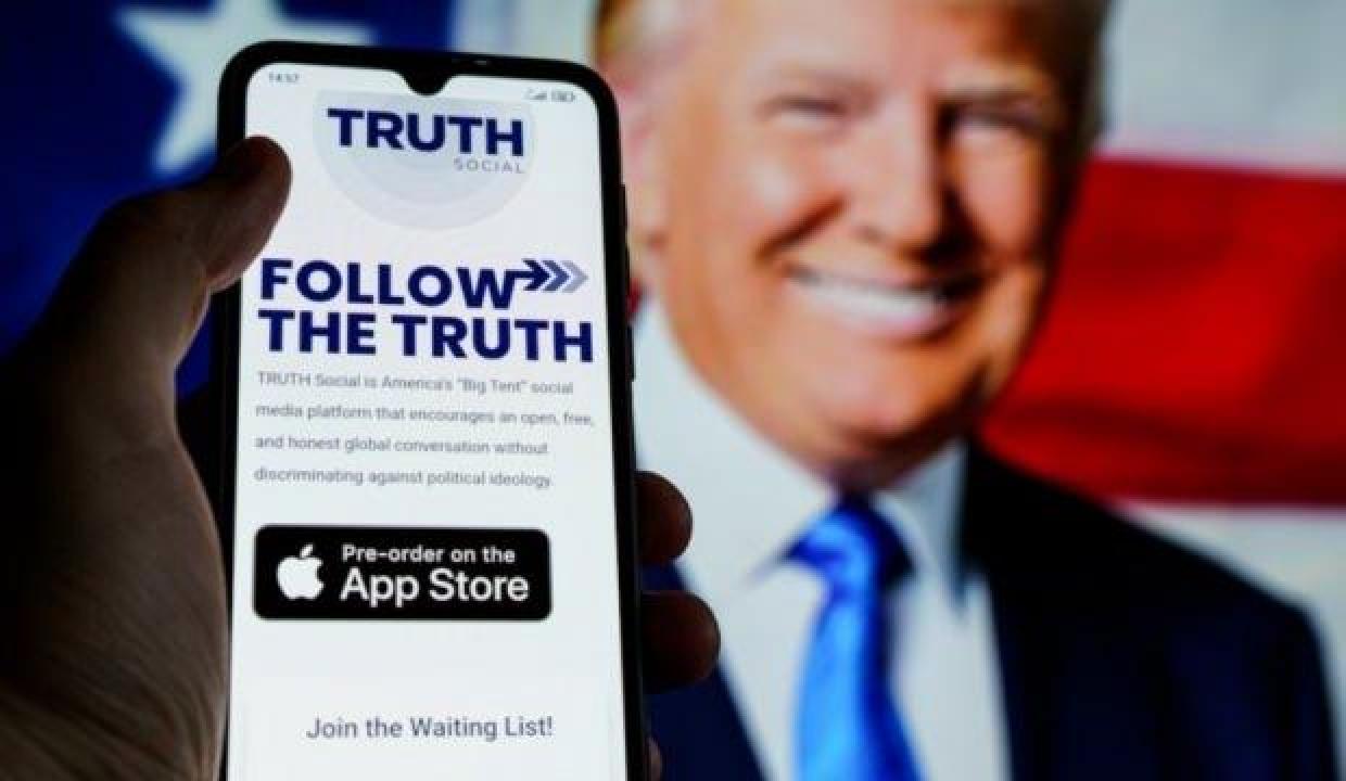 Trump, Twitter yasağının 1 yıl ardından kendi sosyal medya uygulamasını açtı