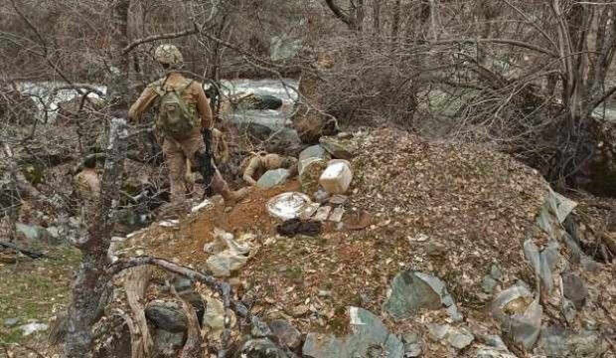 Tunceli’de teröristler tarafından kullanılan 5 sığınak imha edildi