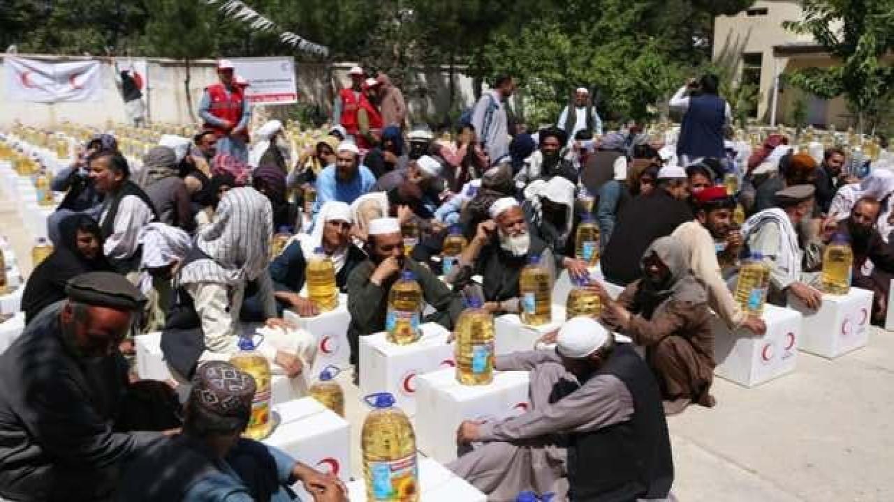 Türk Kızılaydan ihtiyaç sahibi 1000 aileye gıda yardımı