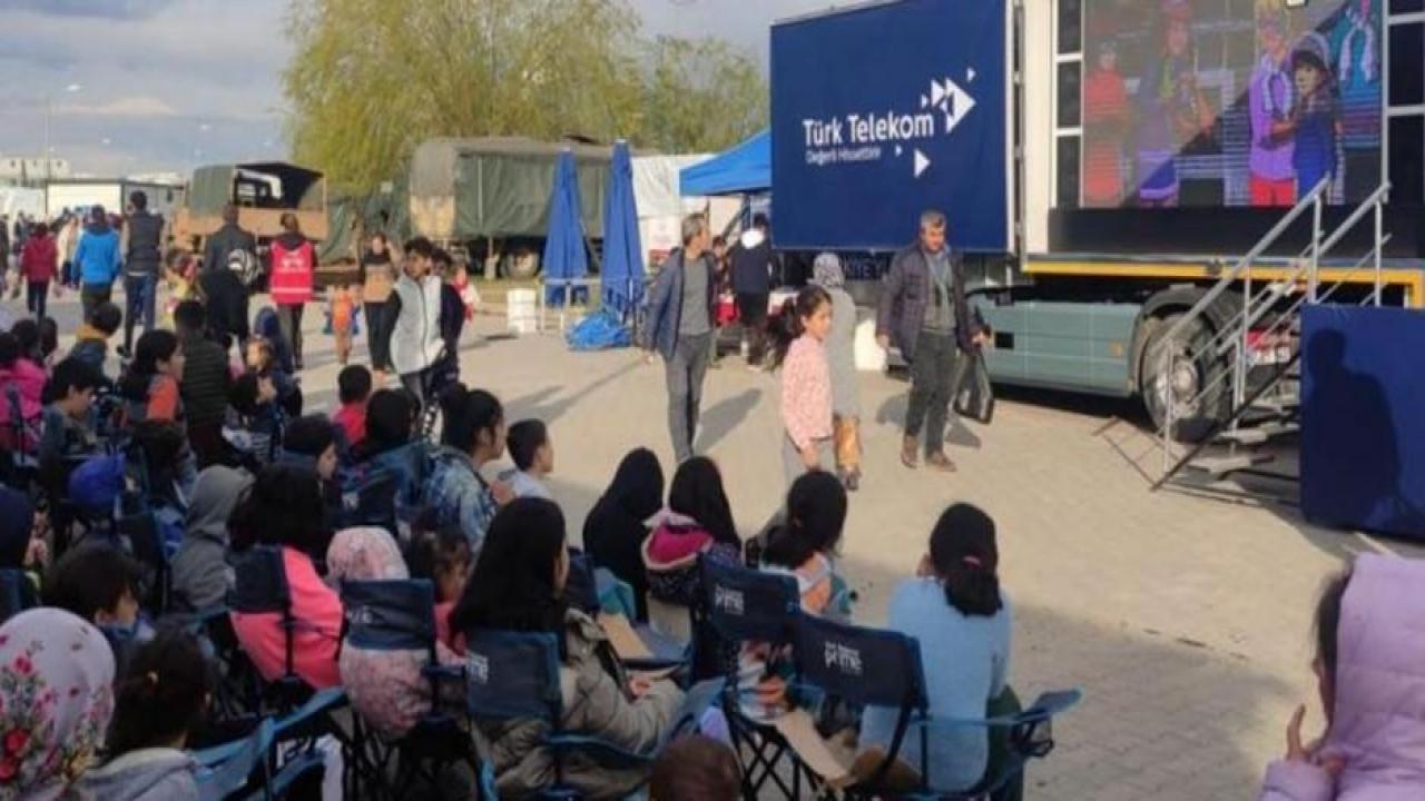 Türk Telekom, Ramazan Bayramı’nda ve 23 Nisan’da  deprem bölgesindeki çocukların yanında