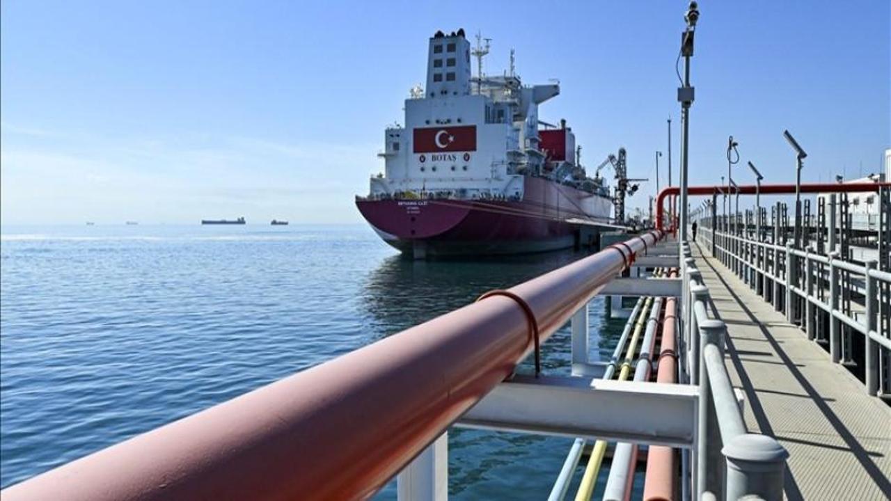 Türkiye, doğal gaz temininde elini 100 milyar metreküplük LNG atılımıyla güçlendiriyor