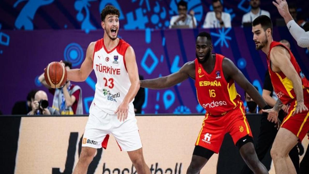 Türkiye-İspanya! Liderlik maçı| CANLI