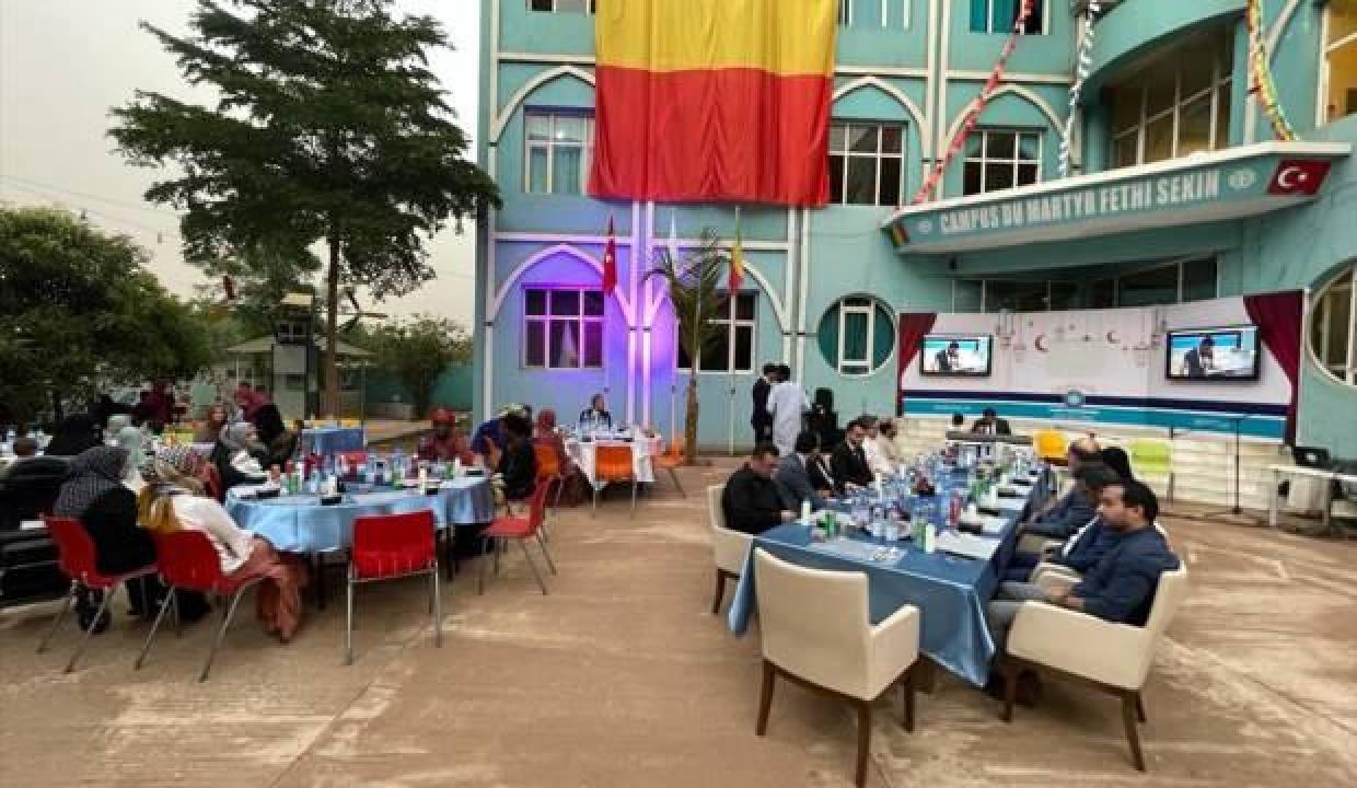 Türkiye Maarif Vakfı, Mali'de iftar verdi