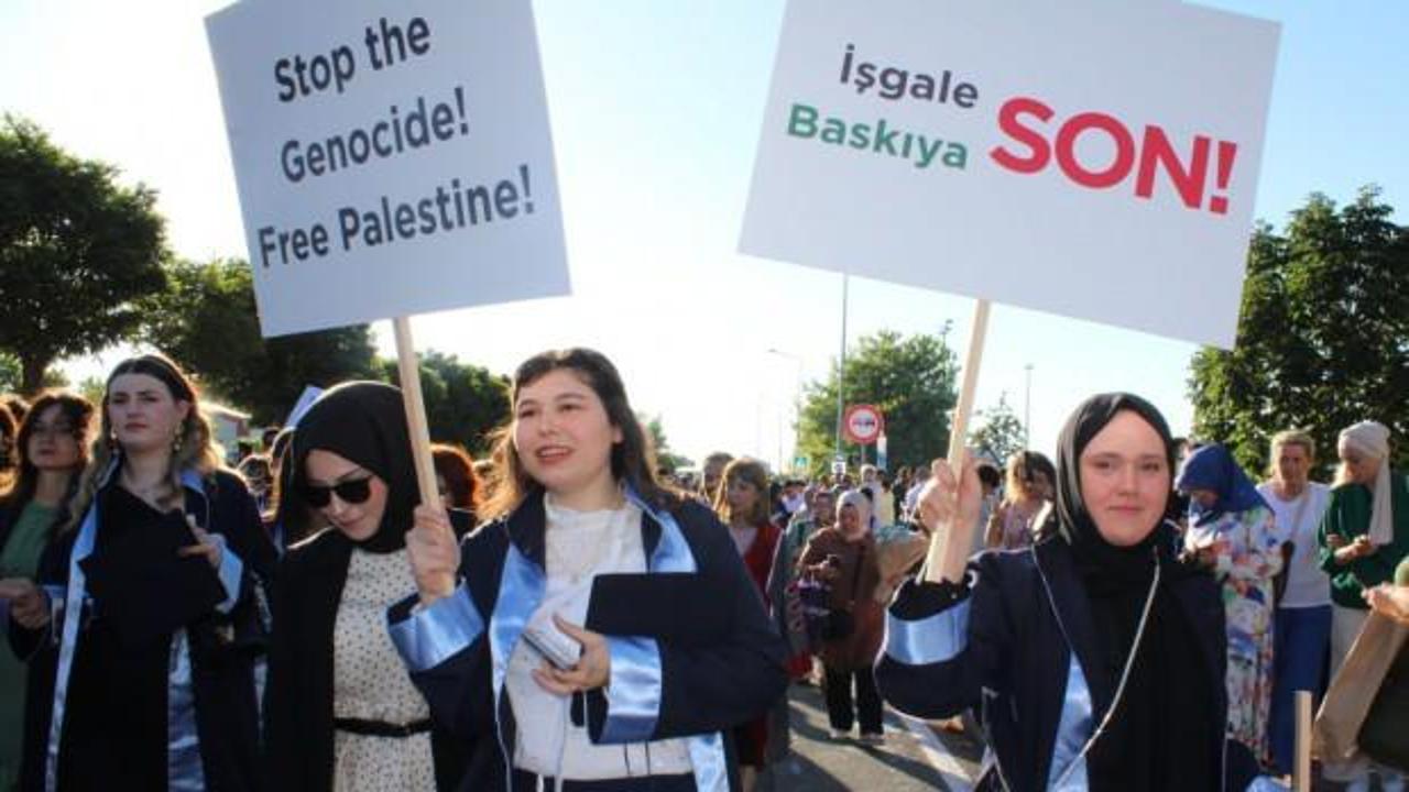 Türkiye'de bir ilk: Üniversitenin bütün kadrosu Gazze için yürüdü